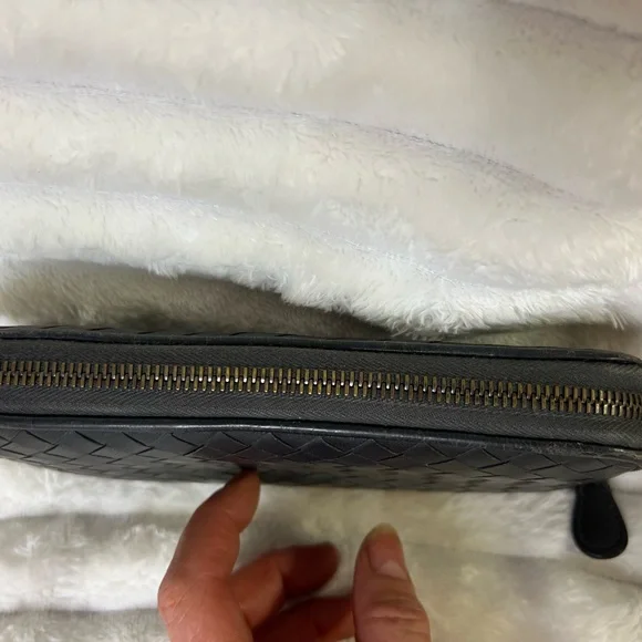 Bottega Veneta Authentic Zip Around Black Woven Long Leather Wallet - Picture 4 of 12